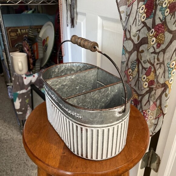 Mud Pie S'more Divided Tin Bucket With Handle - Picture 2 of 5